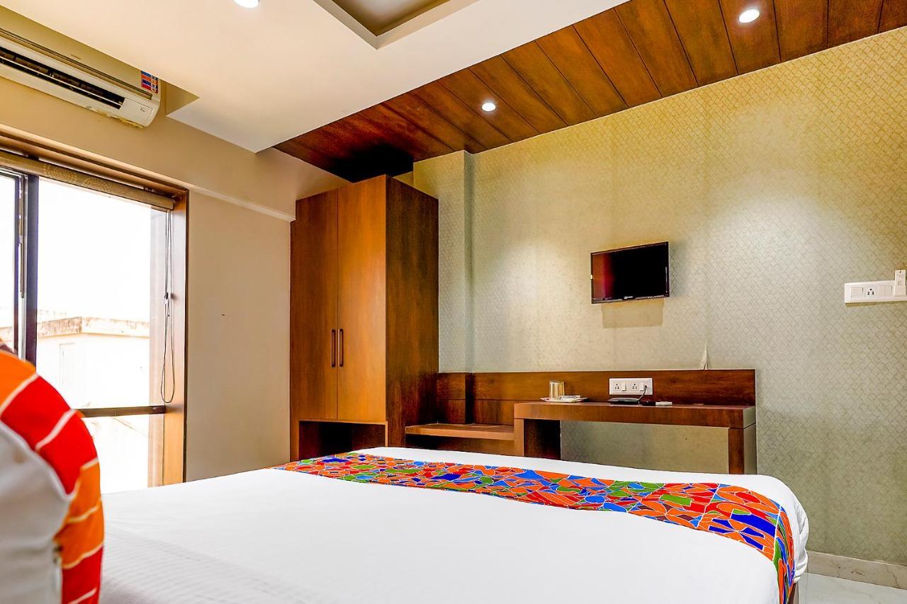 כלכותה Fabhotel Eros 211 - Nr Sreebhumi מראה חיצוני תמונה